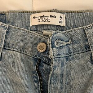 Abercrombie & Fitch Light Blue Ultra High-Rise Straight Jeans 90s straight